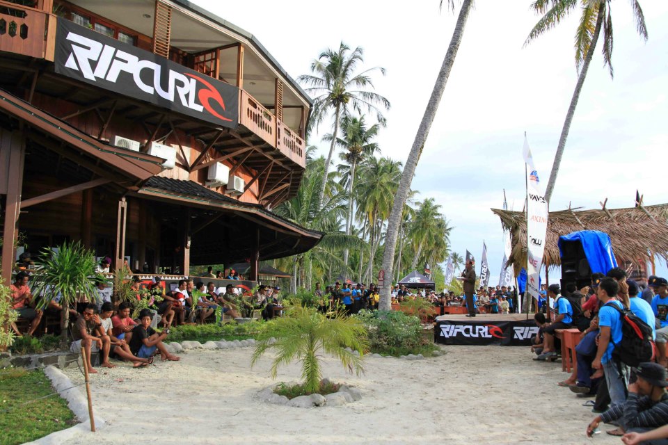  Indonesia  Rip  Curl  Pro Mentawai at Macaronis 2012