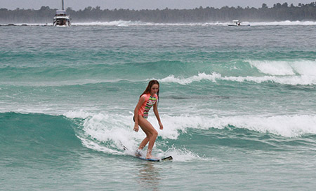 Learning to surf at Fish Fingers